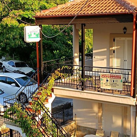 Hotel Πανδοχείο Λίμνης Πλαστήρα Kastanéa Esterno foto