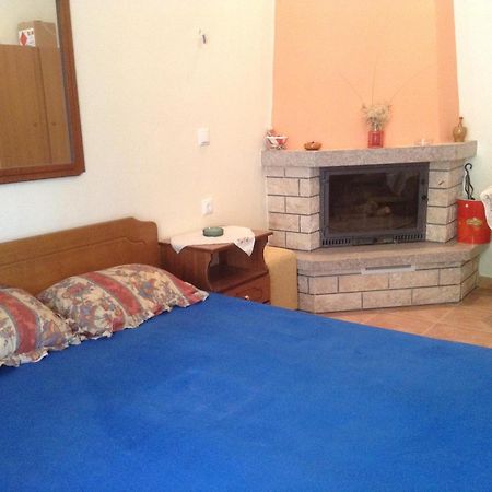 Hotel Πανδοχείο Λίμνης Πλαστήρα Kastanéa Esterno foto
