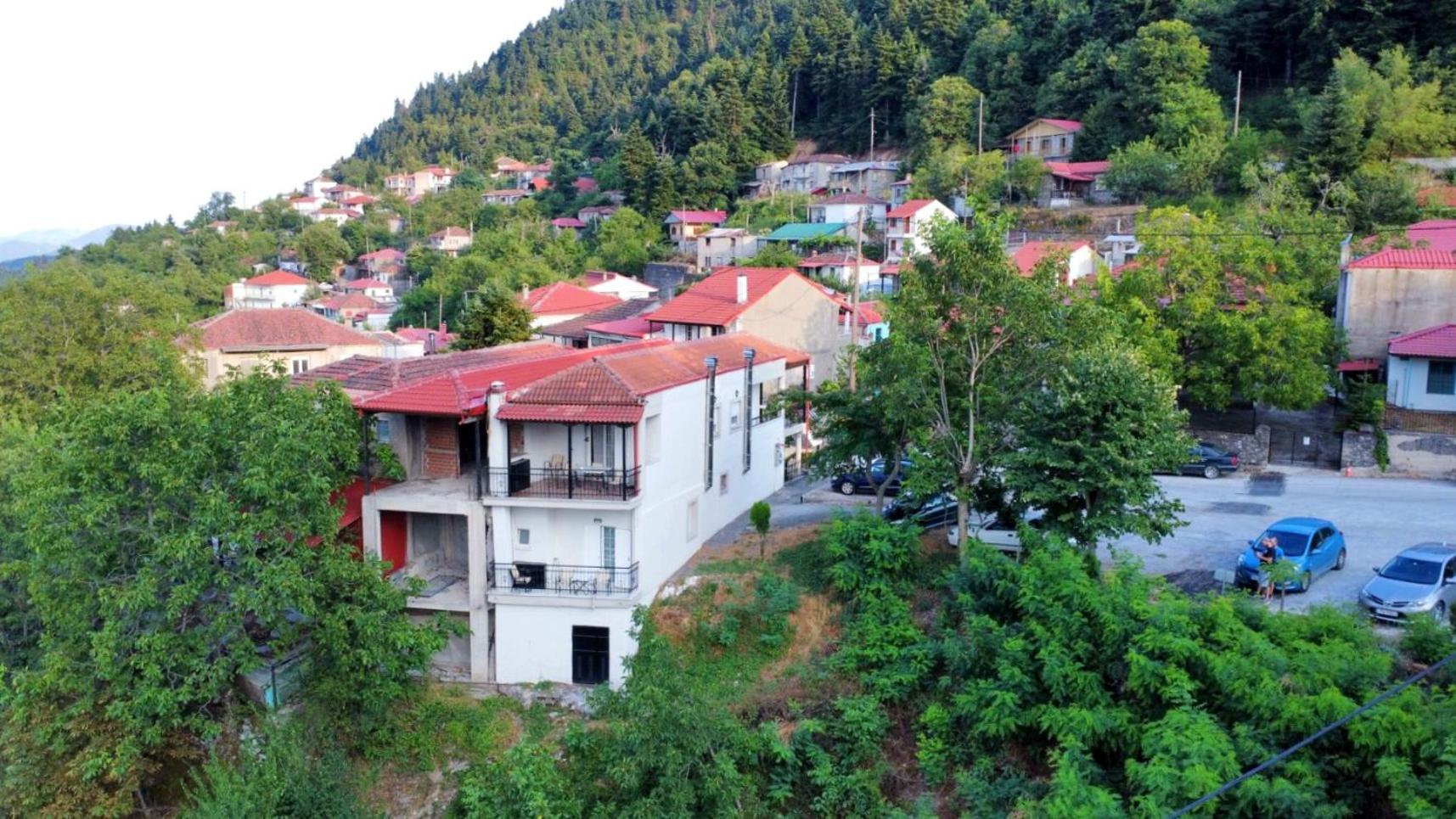Hotel Πανδοχείο Λίμνης Πλαστήρα Kastanéa Esterno foto
