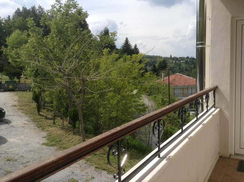 Hotel Πανδοχείο Λίμνης Πλαστήρα Kastanéa Esterno foto